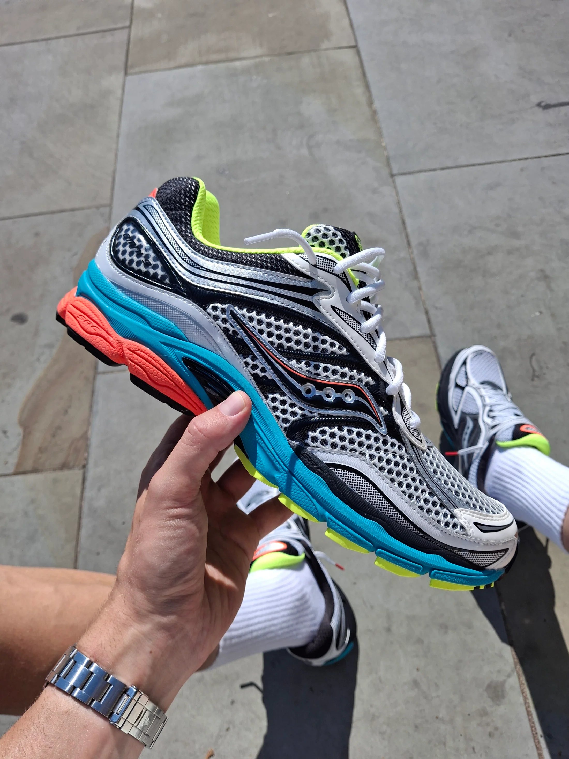 Saucony ProGrid Omni 9 'Silver Mutant'